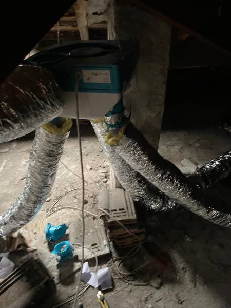 Pose d'une VMC hygroréglable dans les combles perdus avec gaines isolées pour assurer une ventilation idéale à sainte-geneviève-des-bois