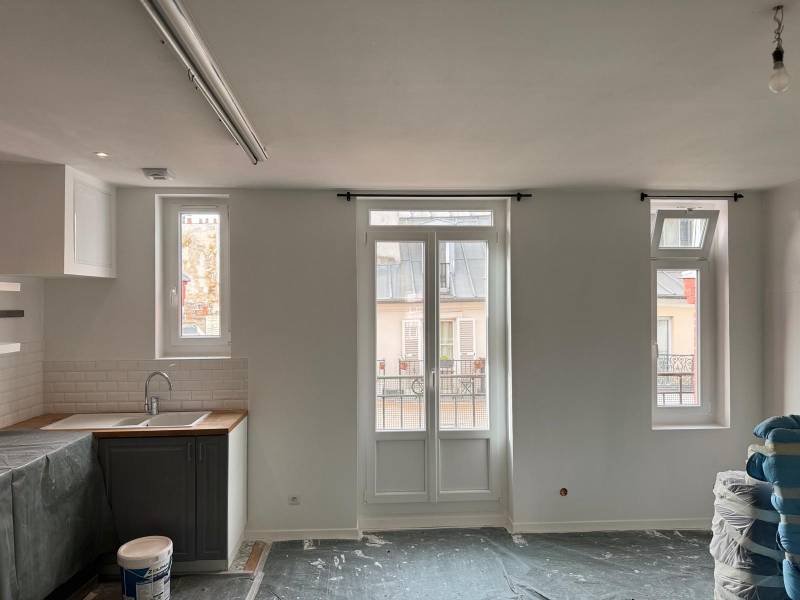 Chantier de remplacement des menuiseries intérieurs en PVC dans le cadre d'une rénovation d'ampleur dans le cadre du dispositif d'aide de l'ANAH