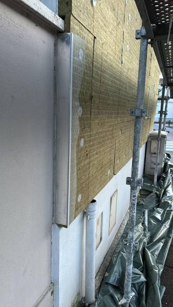 isolation thermique des murs par l'extérieur en laine de roche de chez rockwool à Paris