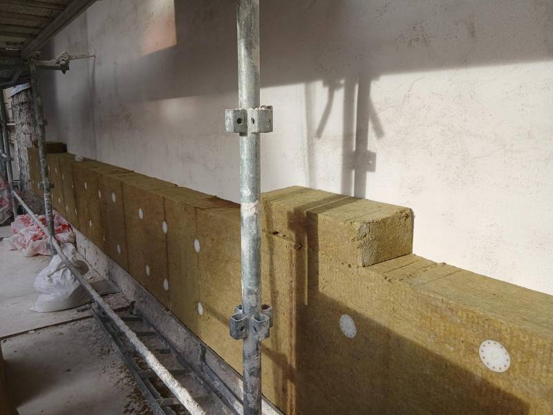 isolation thermique des murs par l'extérieur en laine de roche de chez rockwool à Paris