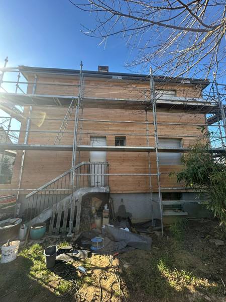 Bardage d'une façade en bois Douglas à Orsay en Essonne en partenariat avec Héméa
