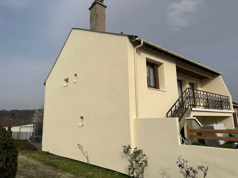 pignon avec isolation thermique des murs par l'extérieur en polystyrène graphité